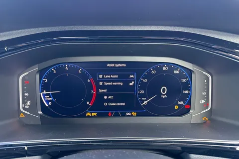  Volkswagen T-Roc 1.0 TSI Style Design Euro 6 (s/s) 5dr Thumbnail #36