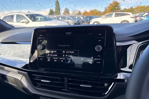  Volkswagen T-Roc 1.0 TSI Style Design Euro 6 (s/s) 5dr Thumbnail #46