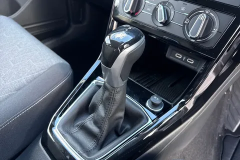  Volkswagen T-Cross 1.0 TSI Match DSG Euro 6 (s/s) 5dr Thumbnail #23