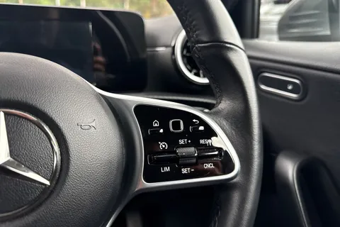 30 of 50 for Mercedes-Benz A Class 1.3 A180 SE Euro 6 (s/s) 5dr