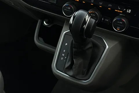 22 of 63 for Volkswagen California 2.0 TDI Ocean 204 4dr 4MOTION DSG-Diff Lock