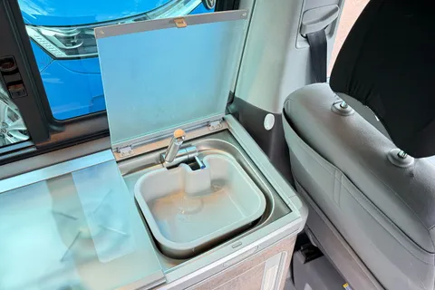 51 of 63 for Volkswagen California 2.0 TDI Ocean 204 4dr 4MOTION DSG-Diff Lock