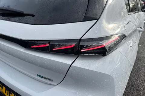 DF24HFP PEUGEOT 308 1.6 12.4kWh GT e-EAT Euro 6 (s/s) 5dr Thumbnail #8