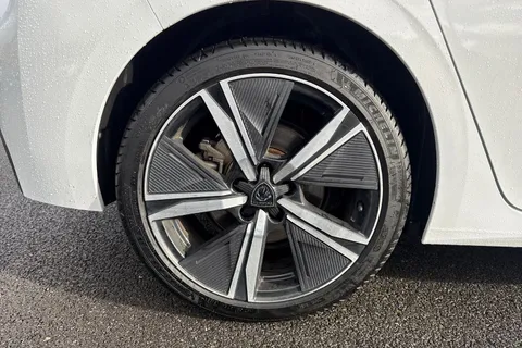 DF24HFP PEUGEOT 308 1.6 12.4kWh GT e-EAT Euro 6 (s/s) 5dr Thumbnail #11