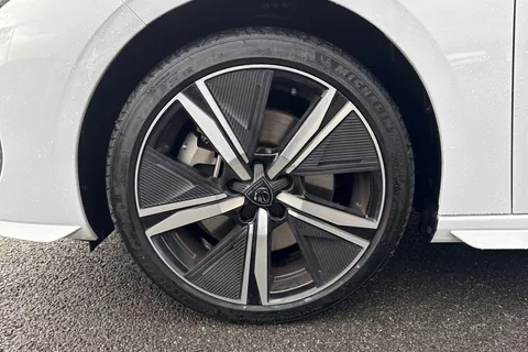 DF24HFP PEUGEOT 308 1.6 12.4kWh GT e-EAT Euro 6 (s/s) 5dr Thumbnail #13