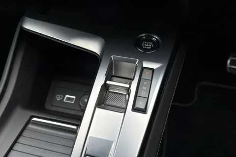 DF24HFP PEUGEOT 308 1.6 12.4kWh GT e-EAT Euro 6 (s/s) 5dr Thumbnail #23