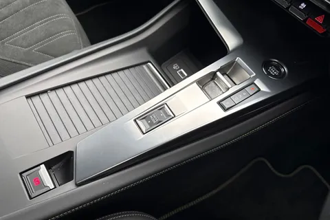 DF24HFP PEUGEOT 308 1.6 12.4kWh GT e-EAT Euro 6 (s/s) 5dr Thumbnail #57