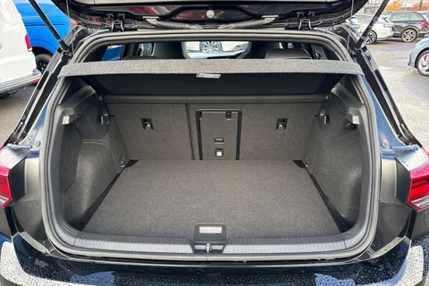 CX24WWJ Volkswagen Golf 1.5 eTSI 150 R-Line 5dr DSG ⭐Sunroof, Winter Pack, 18 Bergamo Alloys ⭐ Thumbnail #8