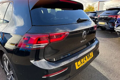 CX24WWJ Volkswagen Golf 1.5 eTSI 150 R-Line 5dr DSG ⭐Sunroof, Winter Pack, 18 Bergamo Alloys ⭐ Thumbnail #9