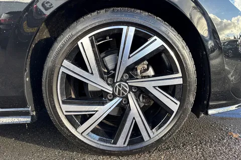 CX24WWJ Volkswagen Golf 1.5 eTSI 150 R-Line 5dr DSG ⭐Sunroof, Winter Pack, 18 Bergamo Alloys ⭐ Thumbnail #11