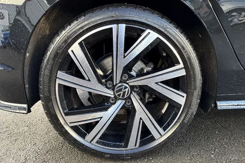 CX24WWJ Volkswagen Golf 1.5 eTSI 150 R-Line 5dr DSG ⭐Sunroof, Winter Pack, 18 Bergamo Alloys ⭐ Thumbnail #14