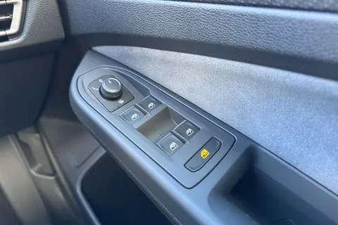 CX24WWJ Volkswagen Golf 1.5 eTSI 150 R-Line 5dr DSG ⭐Sunroof, Winter Pack, 18 Bergamo Alloys ⭐ Thumbnail #22