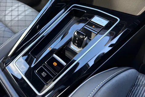 CX24WWJ Volkswagen Golf 1.5 eTSI 150 R-Line 5dr DSG ⭐Sunroof, Winter Pack, 18 Bergamo Alloys ⭐ Thumbnail #24