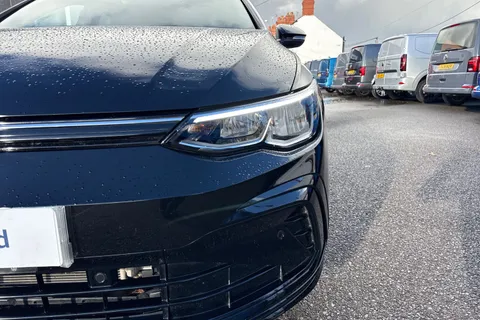 CX24WWJ Volkswagen Golf 1.5 eTSI 150 R-Line 5dr DSG ⭐Sunroof, Winter Pack, 18 Bergamo Alloys ⭐ Thumbnail #31