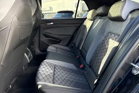 CX24WWJ Volkswagen Golf 1.5 eTSI 150 R-Line 5dr DSG ⭐Sunroof, Winter Pack, 18 Bergamo Alloys ⭐ Thumbnail #34