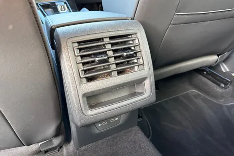 CX24WWJ Volkswagen Golf 1.5 eTSI 150 R-Line 5dr DSG ⭐Sunroof, Winter Pack, 18 Bergamo Alloys ⭐ Thumbnail #36