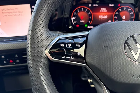 CX24WWJ Volkswagen Golf 1.5 eTSI 150 R-Line 5dr DSG ⭐Sunroof, Winter Pack, 18 Bergamo Alloys ⭐ Thumbnail #43