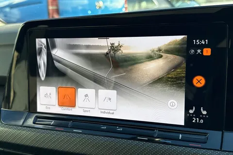 CX24WWJ Volkswagen Golf 1.5 eTSI 150 R-Line 5dr DSG ⭐Sunroof, Winter Pack, 18 Bergamo Alloys ⭐ Thumbnail #47