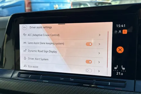 CX24WWJ Volkswagen Golf 1.5 eTSI 150 R-Line 5dr DSG ⭐Sunroof, Winter Pack, 18 Bergamo Alloys ⭐ Thumbnail #48