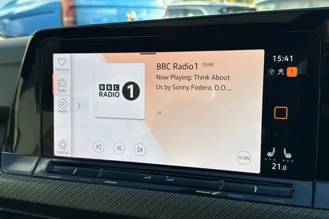 CX24WWJ Volkswagen Golf 1.5 eTSI 150 R-Line 5dr DSG ⭐Sunroof, Winter Pack, 18 Bergamo Alloys ⭐ Thumbnail #49