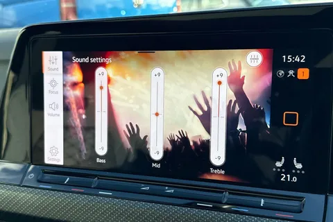 CX24WWJ Volkswagen Golf 1.5 eTSI 150 R-Line 5dr DSG ⭐Sunroof, Winter Pack, 18 Bergamo Alloys ⭐ Thumbnail #55