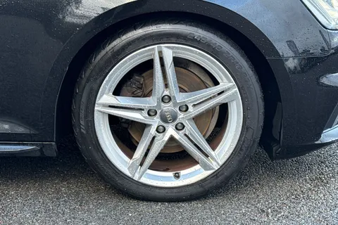 KY67WFT Audi A4 2.0 TDI S line Saloon 4dr Diesel Manual Euro 6 (s/s) (150 ps) Thumbnail #10