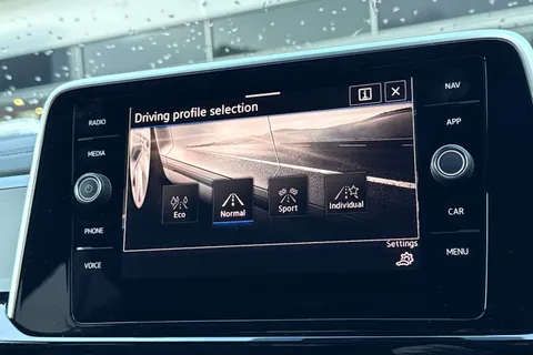 YT24MYC Volkswagen T-Roc 1.5 TSI R-Line 5dr DSG | Heated Seats | Navigation Thumbnail #33