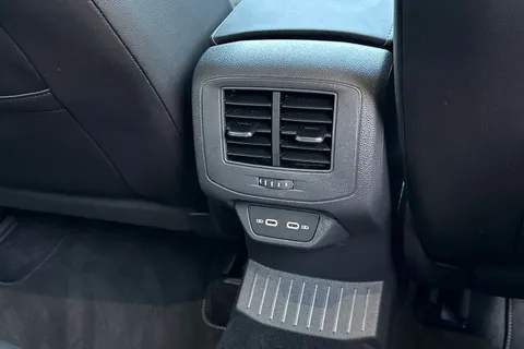 YT24MYC Volkswagen T-Roc 1.5 TSI R-Line 5dr DSG | Heated Seats | Navigation Thumbnail #39