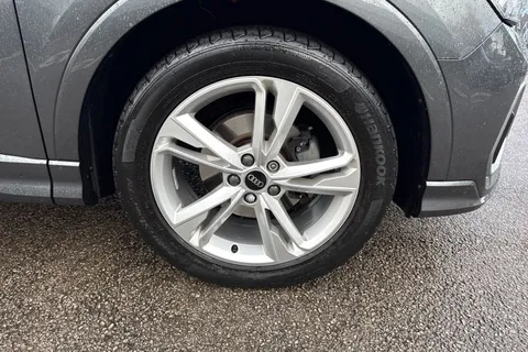 GF23ECV Audi Q3 1.5 TFSI CoD 35 S line S Tronic Euro 6 (s/s) 5dr Thumbnail #13