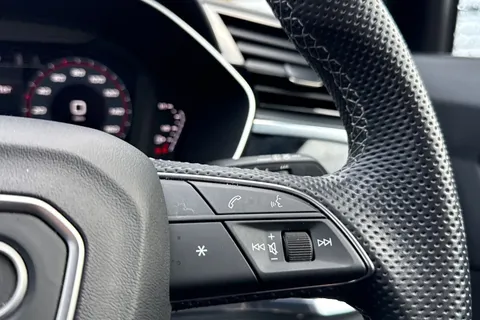 GF23ECV Audi Q3 1.5 TFSI CoD 35 S line S Tronic Euro 6 (s/s) 5dr Thumbnail #26