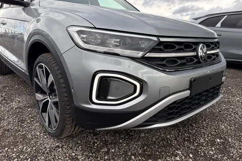  Volkswagen T-Roc 1.0 TSI Style Design Euro 6 (s/s) 5dr Thumbnail #9