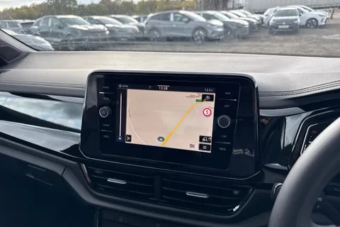  Volkswagen T-Roc 1.0 TSI Style Design Euro 6 (s/s) 5dr Thumbnail #17