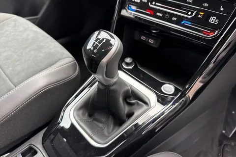  Volkswagen T-Roc 1.0 TSI Style Design Euro 6 (s/s) 5dr Thumbnail #23