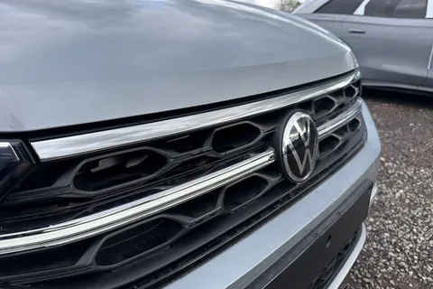  Volkswagen T-Roc 1.0 TSI Style Design Euro 6 (s/s) 5dr Thumbnail #25