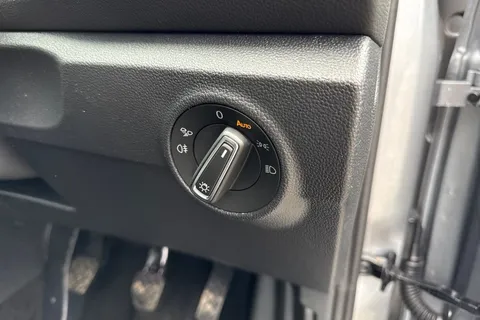  Volkswagen T-Roc 1.0 TSI Style Design Euro 6 (s/s) 5dr Thumbnail #32