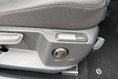  Volkswagen T-Roc 1.0 TSI Style Design Euro 6 (s/s) 5dr Thumbnail #33