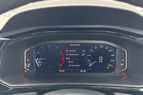  Volkswagen T-Roc 1.0 TSI Style Design Euro 6 (s/s) 5dr Thumbnail #36