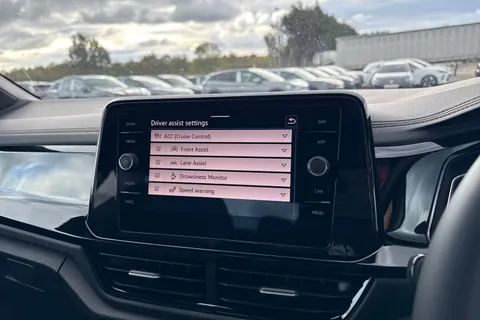  Volkswagen T-Roc 1.0 TSI Style Design Euro 6 (s/s) 5dr Thumbnail #52