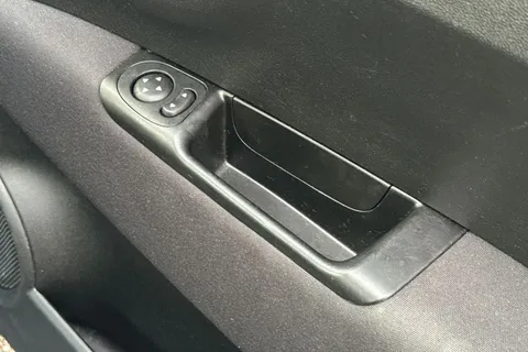 21 of 44 for FIAT 500 1.2 Lounge Euro 6 (s/s) 3dr