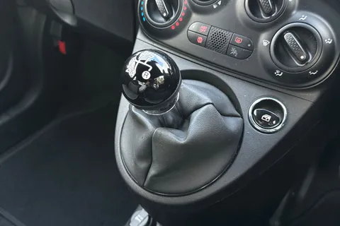 23 of 44 for FIAT 500 1.2 Lounge Euro 6 (s/s) 3dr