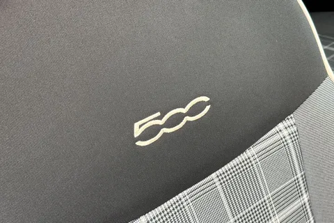 31 of 44 for FIAT 500 1.2 Lounge Euro 6 (s/s) 3dr