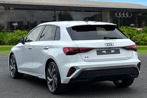  Audi A3 2.0 TDI Black Edition Sportback S Tronic Euro 6 (s/s) 5dr Thumbnail #2