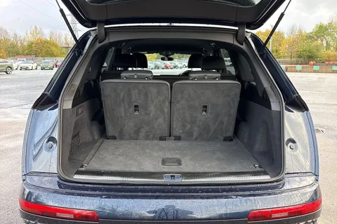 PJ25UOS Audi Q7 SUV  Black Edition 55 TFSI quattro 340 PS tiptronic Thumbnail #7