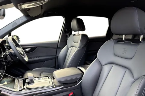 PJ25UOS Audi Q7 SUV  Black Edition 55 TFSI quattro 340 PS tiptronic Thumbnail #16