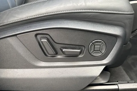 PJ25UOS Audi Q7 SUV  Black Edition 55 TFSI quattro 340 PS tiptronic Thumbnail #30