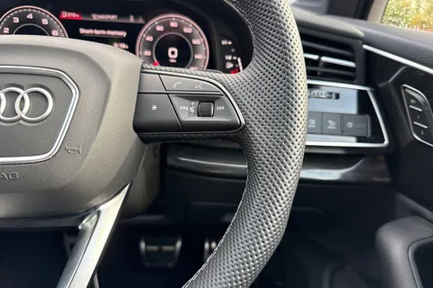 PJ25UOS Audi Q7 SUV  Black Edition 55 TFSI quattro 340 PS tiptronic Thumbnail #38