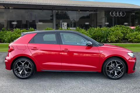  Audi A1 1.5 TFSI 35 Black Edition Sportback S Tronic Euro 6 (s/s) 5dr Thumbnail #4