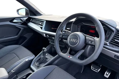 Audi A1 1.5 TFSI 35 Black Edition Sportback S Tronic Euro 6 (s/s) 5dr Thumbnail #14