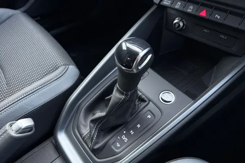  Audi A1 1.5 TFSI 35 Black Edition Sportback S Tronic Euro 6 (s/s) 5dr Thumbnail #23