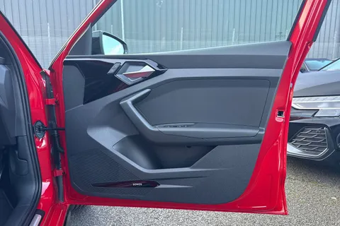  Audi A1 1.5 TFSI 35 Black Edition Sportback S Tronic Euro 6 (s/s) 5dr Thumbnail #46